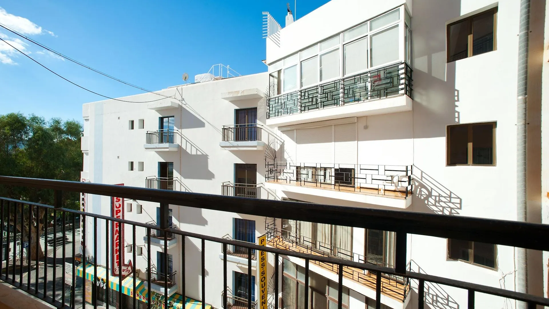 The Red Hotel - Adults Only San Antonio  2*, San Antonio (Ibiza) Spanje
