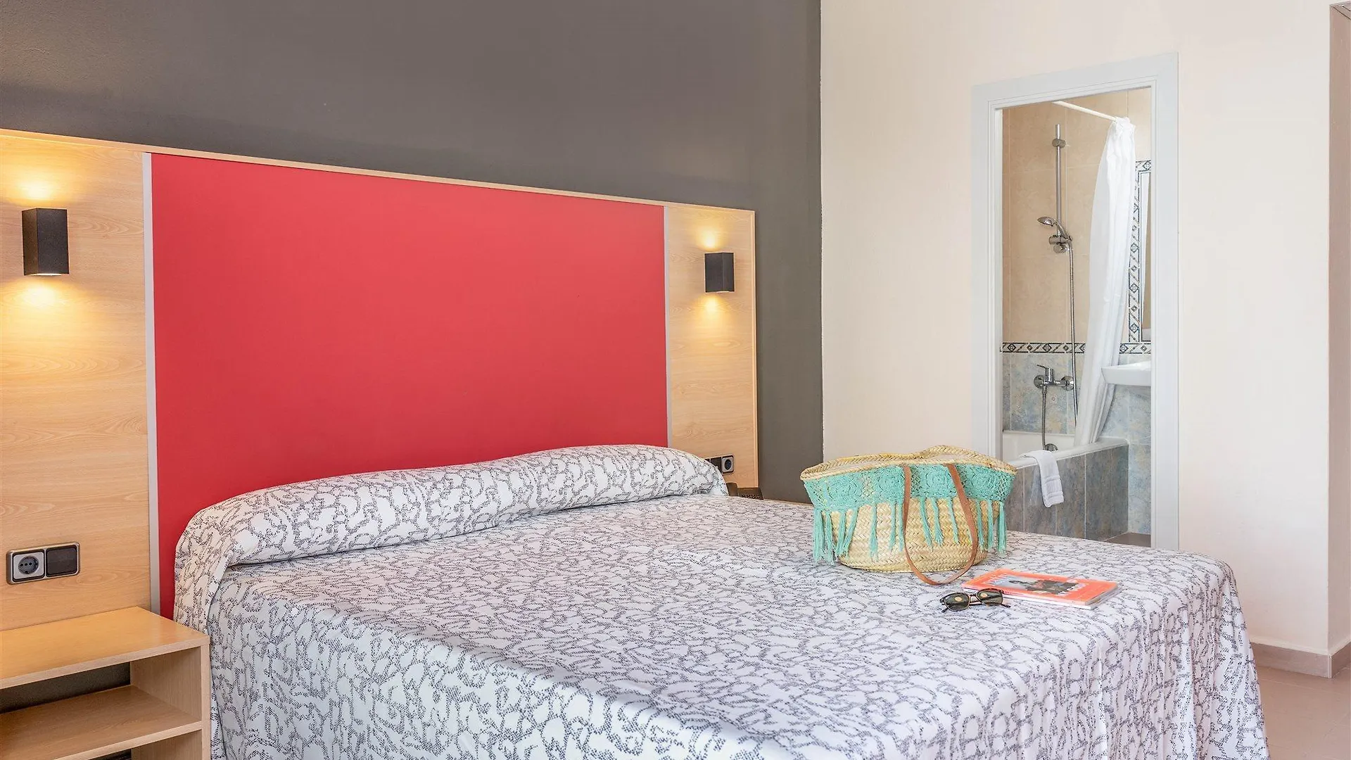 The Red Hotel - Adults Only San Antonio  2*, San Antonio (Ibiza) Spanje