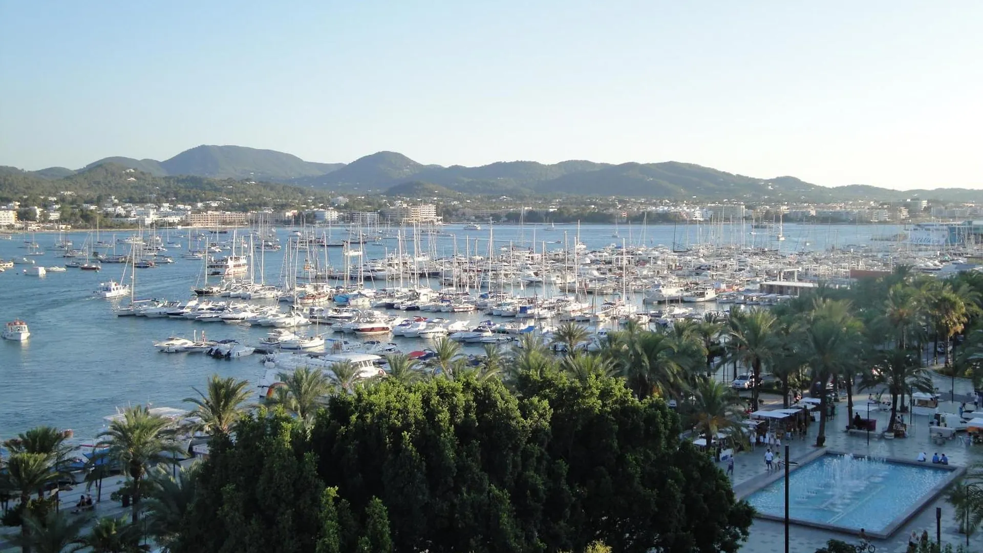 The Red Hotel - Adults Only San Antonio  2*, San Antonio (Ibiza) Spanje