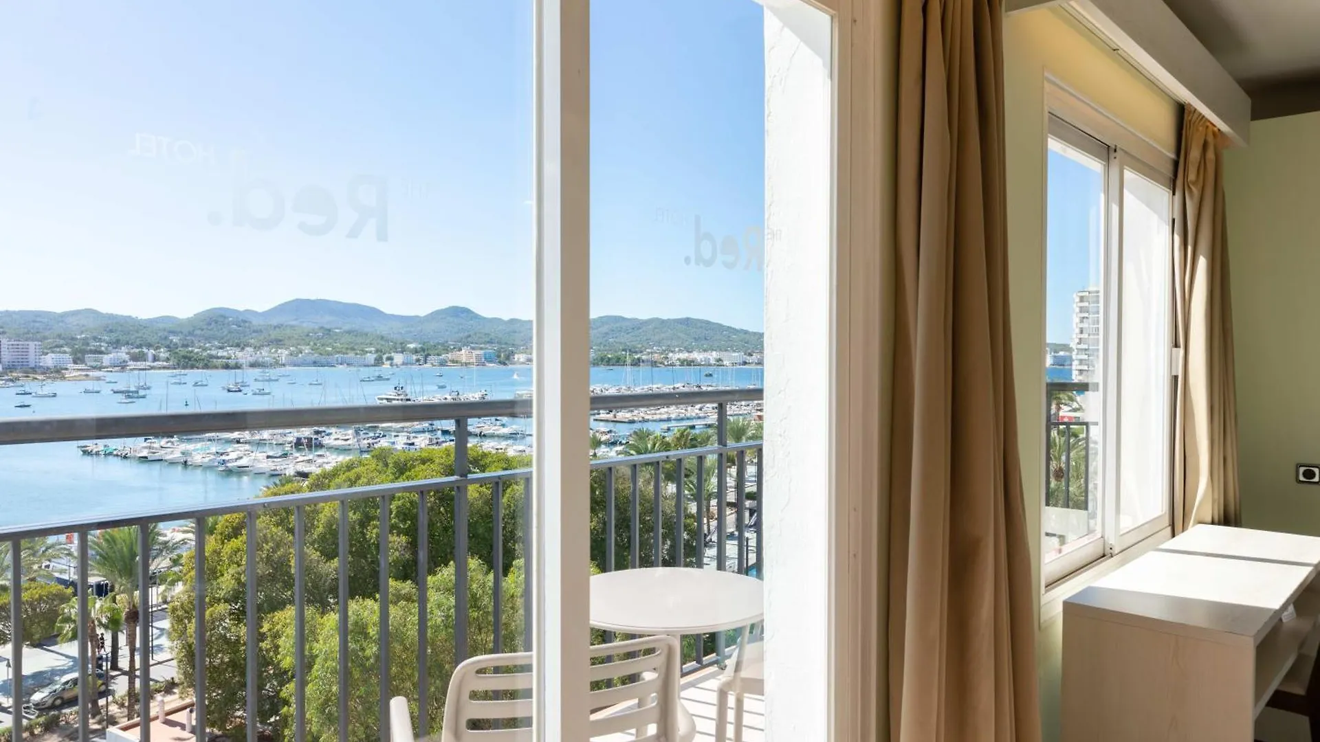 **  The Red Hotel - Adults Only San Antonio  Spanje