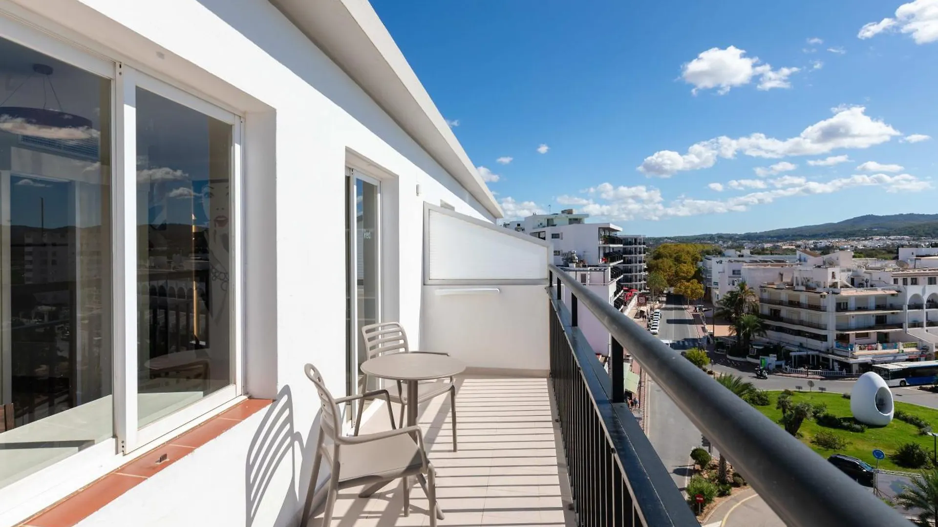 The Red Hotel - Adults Only San Antonio  2*, San Antonio (Ibiza) Spanje