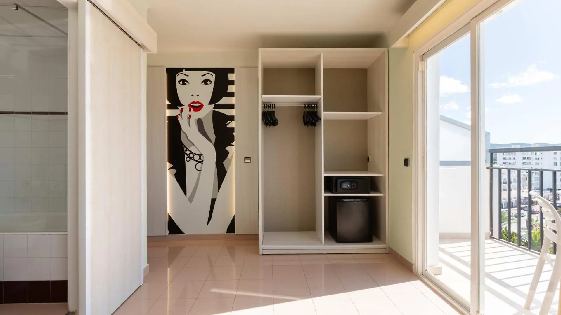 The Red Hotel - Adults Only San Antonio  2*, San Antonio (Ibiza)